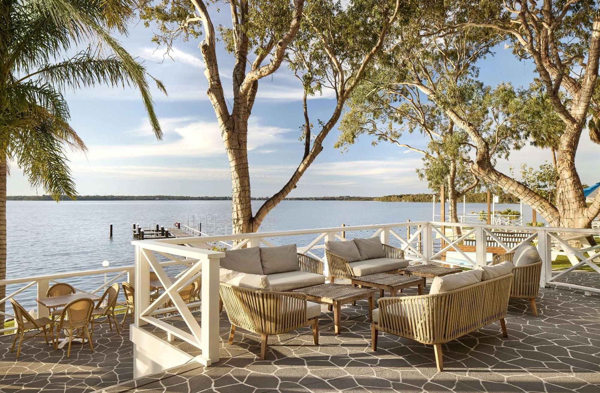 The Beachcomber Hotel & Resort, Ascend Hotel Collection Toukley Eksteriør billede The Lake House