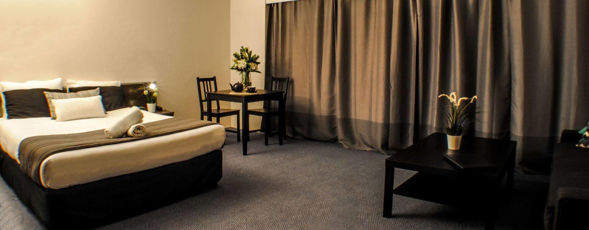 The Beachcomber Hotel & Resort, Ascend Hotel Collection Toukley Eksteriør billede A room at the hotel
